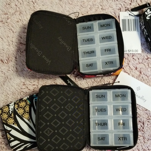 💥All are SOLD💥 Vera Bradley pill box - Picture 3 of 3